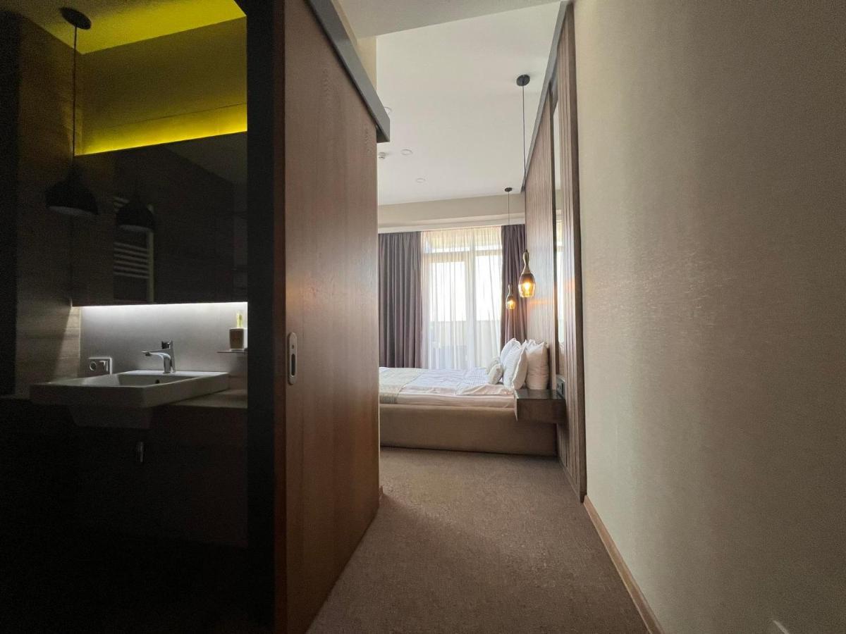 Hotel Sky Station Tiflis Exterior foto