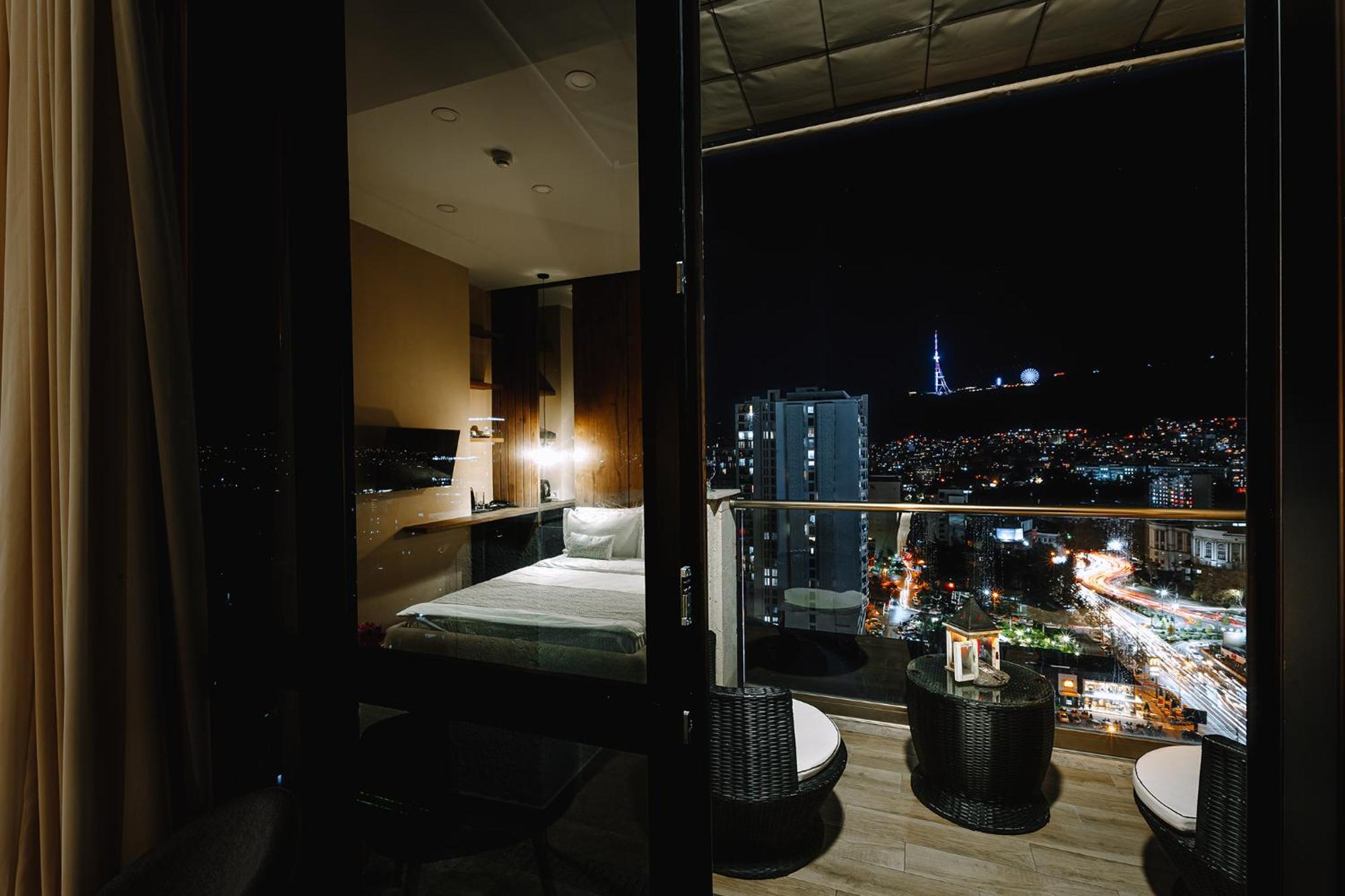 Hotel Sky Station Tiflis Exterior foto