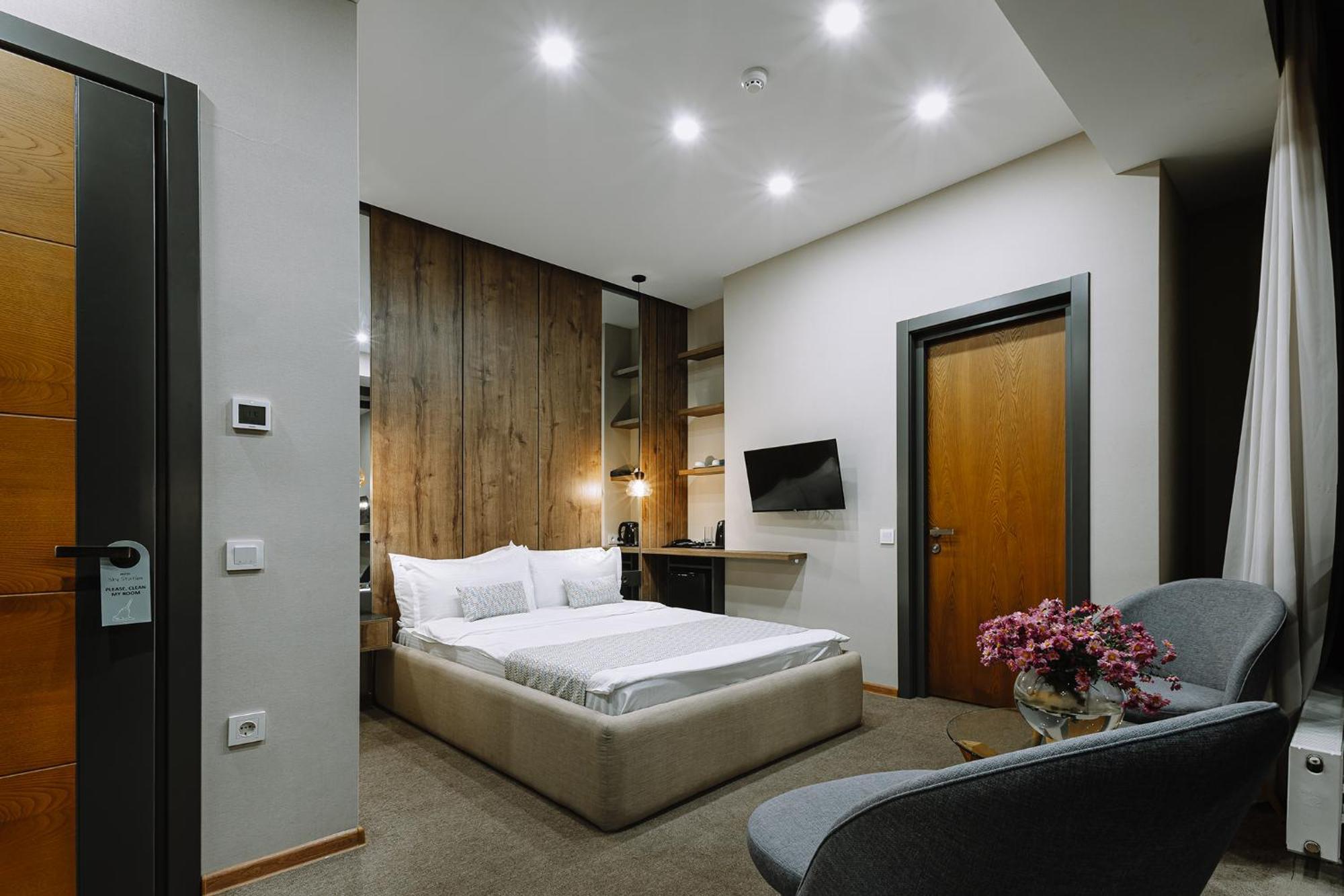 Hotel Sky Station Tiflis Exterior foto