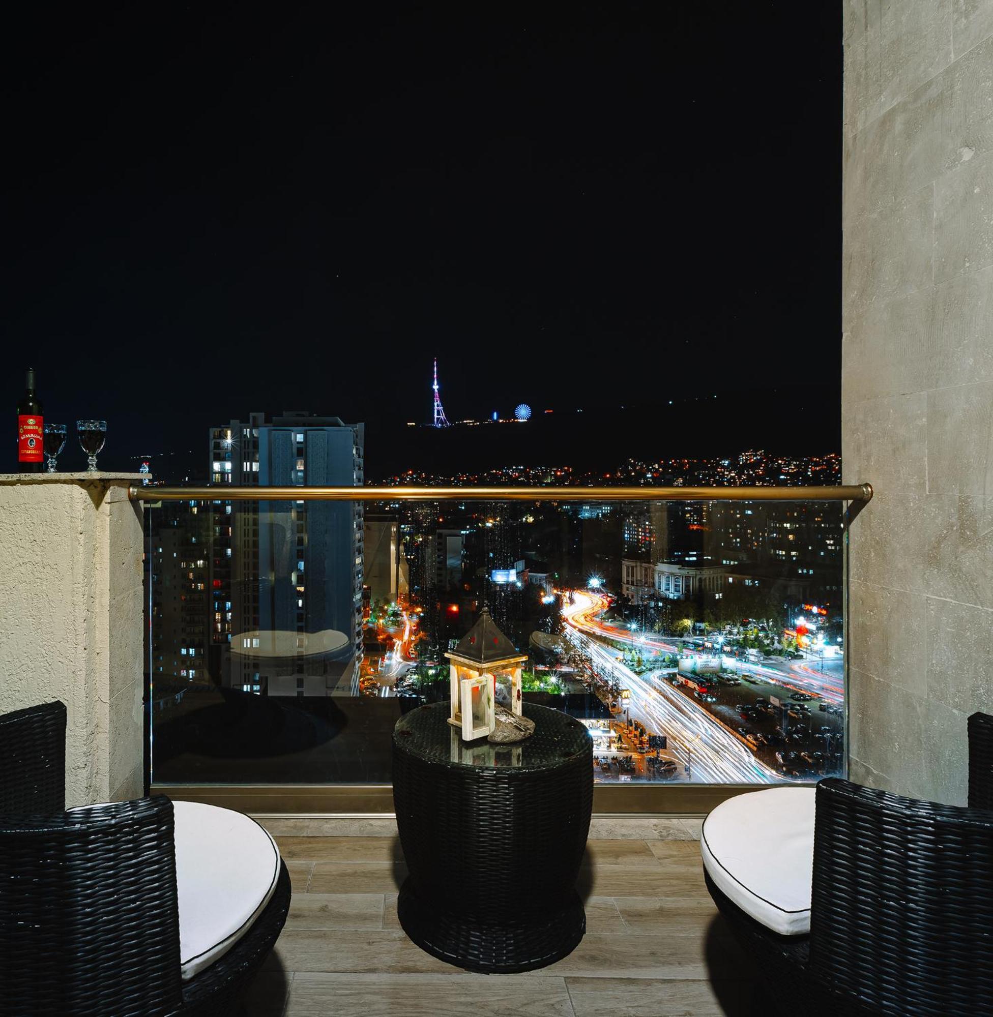 Hotel Sky Station Tiflis Exterior foto