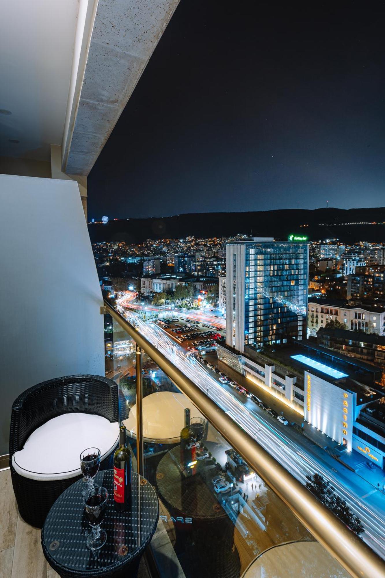 Hotel Sky Station Tiflis Exterior foto