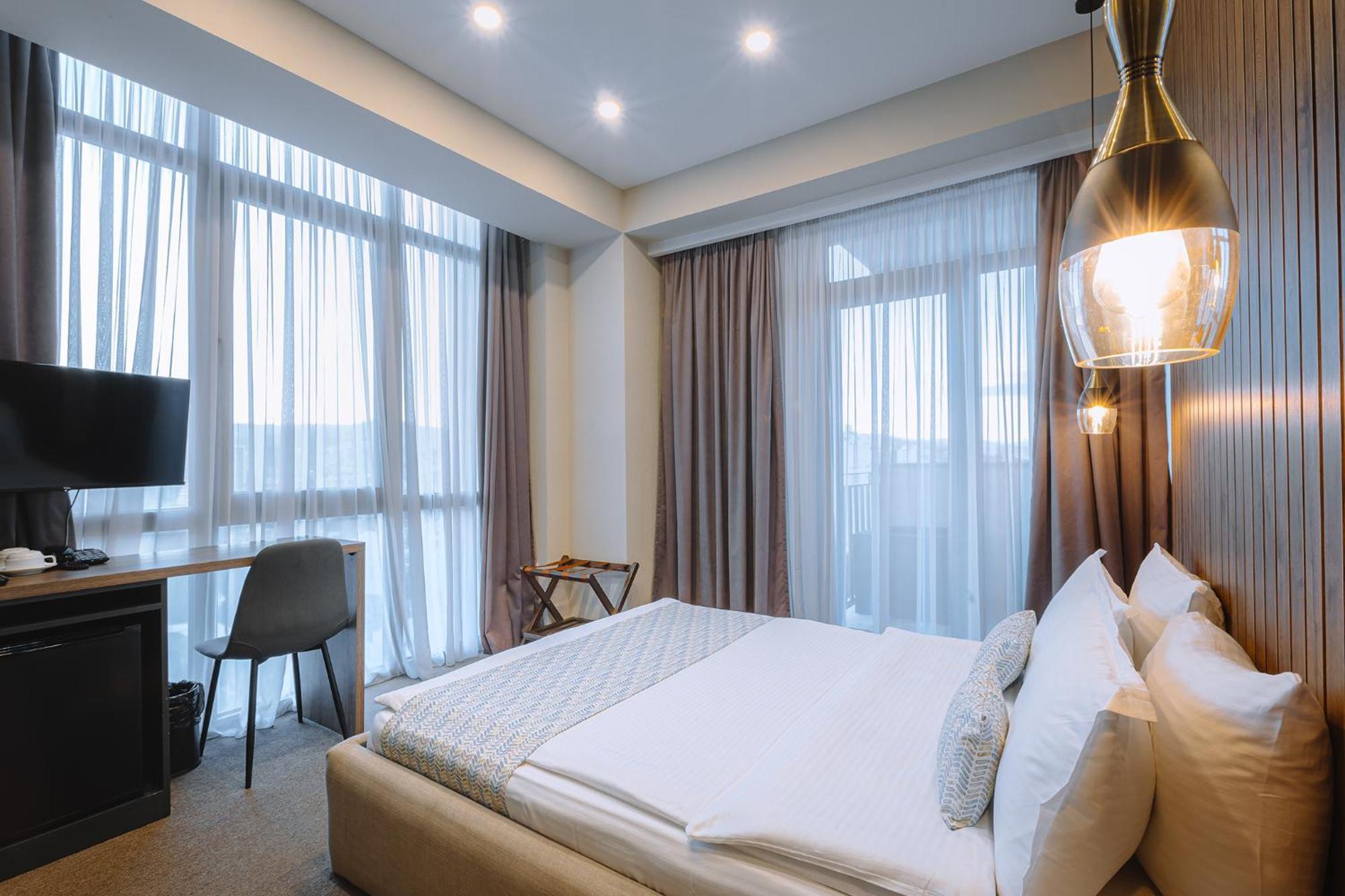 Hotel Sky Station Tiflis Exterior foto