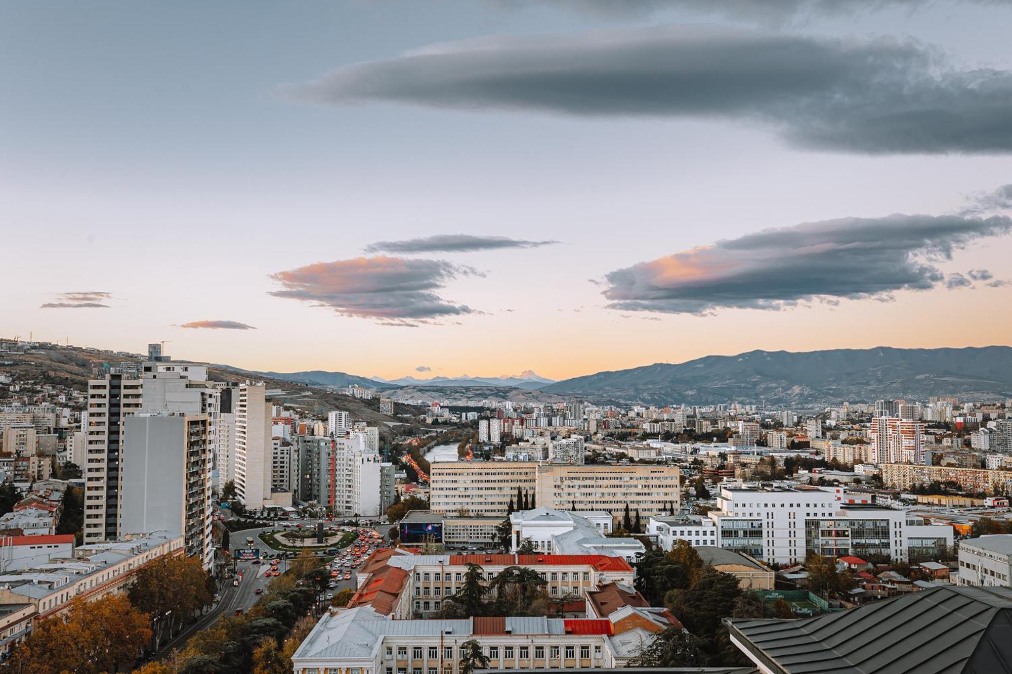 Hotel Sky Station Tiflis Exterior foto