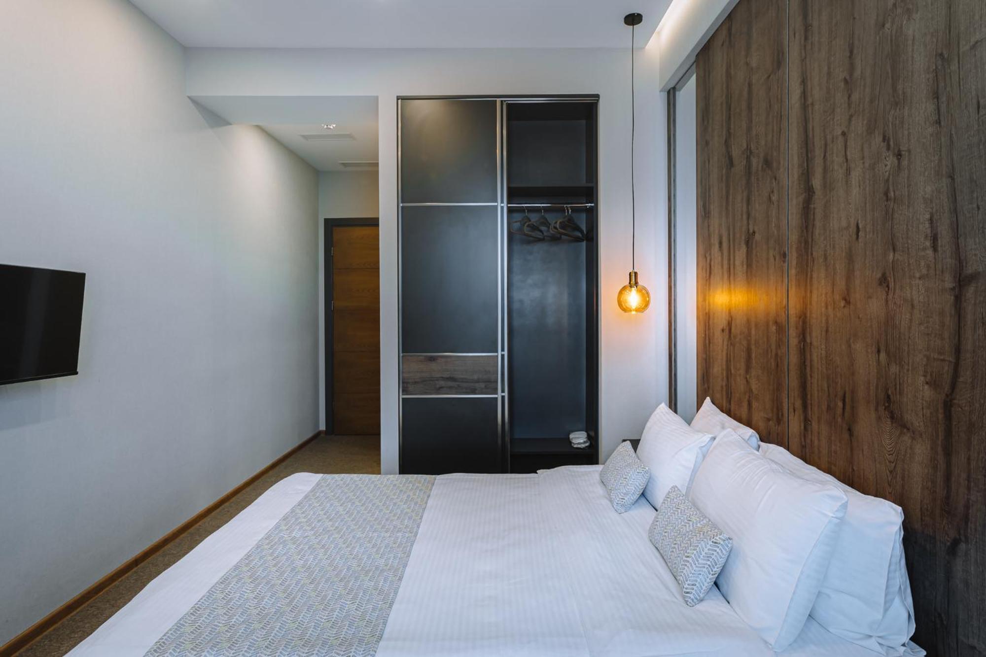 Hotel Sky Station Tiflis Exterior foto